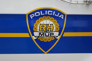 Slika /A Nove Fotke/polic2.jpg